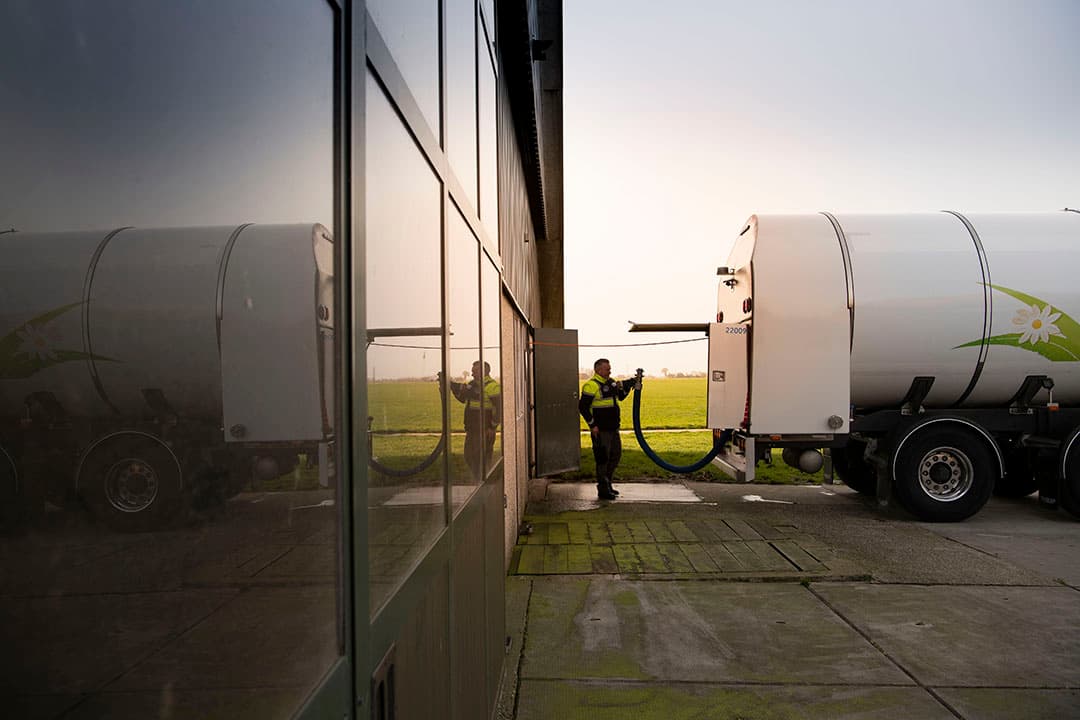 De biologische garantieprijs van FrieslandCampina komt in mei uit op € 56,25 per 100 kilo melk. - Foto: Mark Pasveer