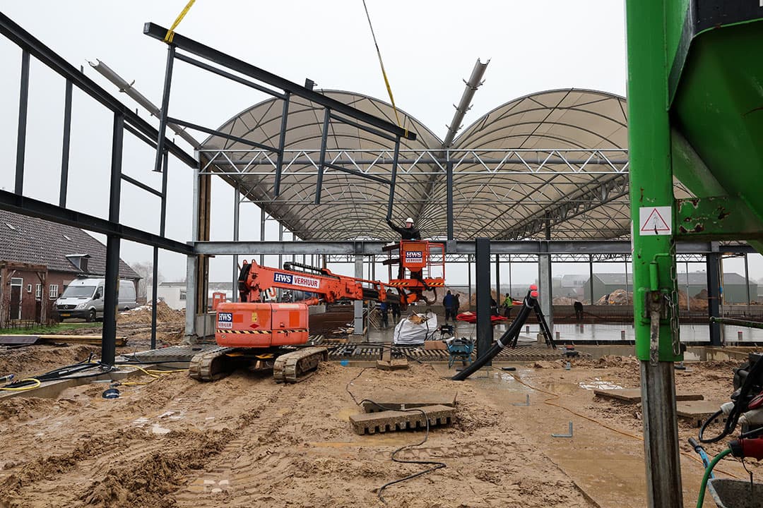 De werkzaamheden aan deze constructie vorderen gestaag.