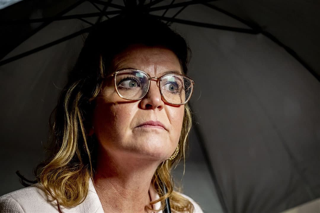 Christianne van der Wal, minister voor Natuur en Stikstof, vandaag bij aankomst op het Binnenhof voorafgaand aan de wekelijkse ministerraad. - Foto: ANP