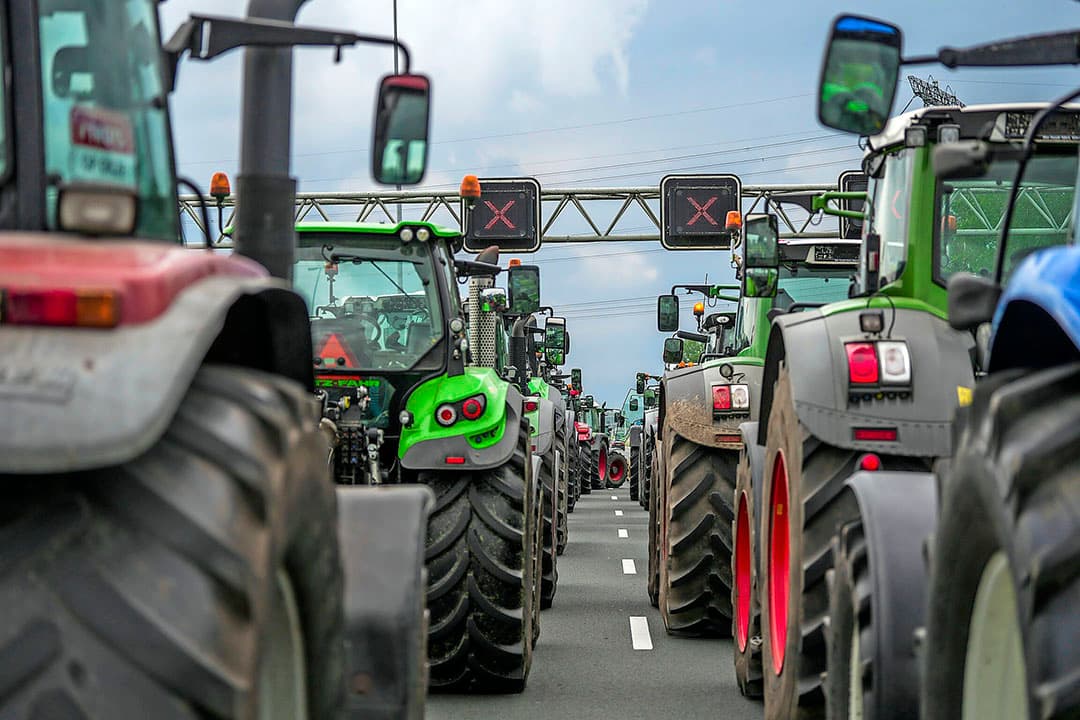 Boerenprotest op de A2 ter hoogte van Best in juni 2022. Brussel vraagt zich af wat er aan de hand is in Nederland. - Foto: Bert Jansen