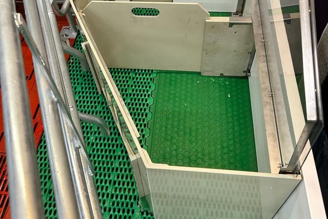 De afscheiding voor het biggennest is voor elke opstelling verkrijgbaar. Met een schotje zijn biggen in het nest te separeren. - Foto: Vereijken Group