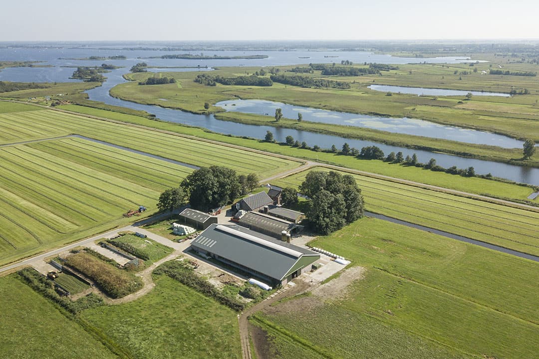 Boerenbedrijf in de omgeving van een Natura 2000-gebied bij Blokzijl. - Foto: Koos Groenewold