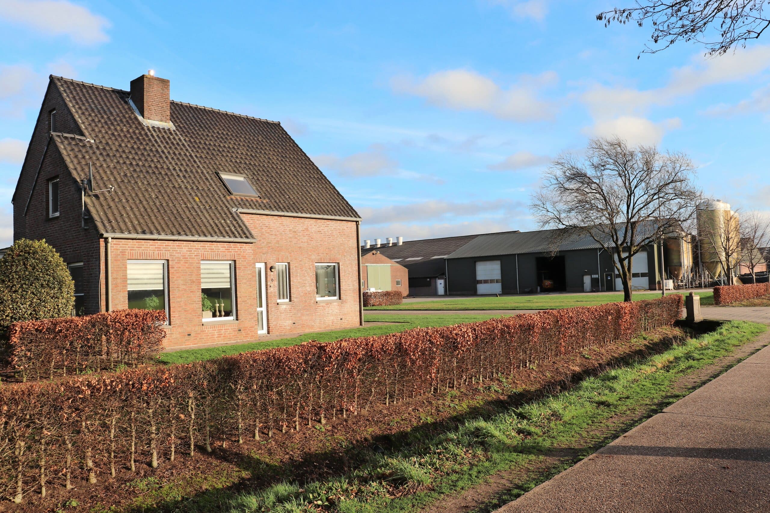 woonhuis varkensbedrijf