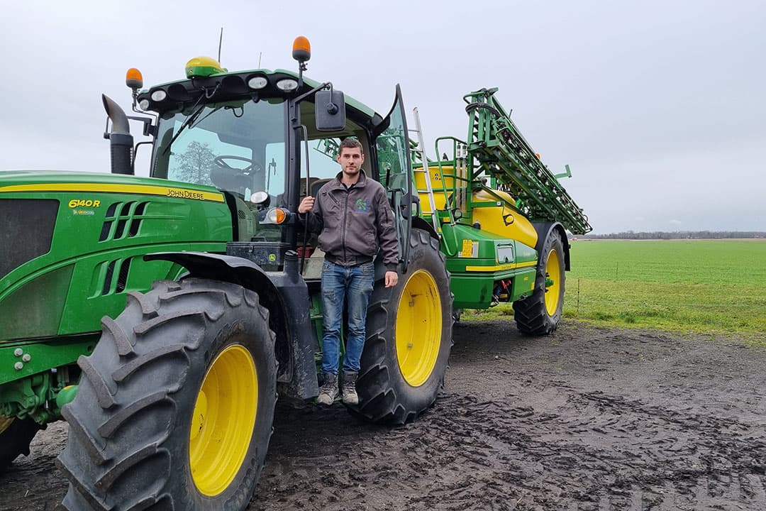 Frank ziet in het middel een belangrijke ontwikkeling voor bemesting in de landbouw. En: "BlueN® is per kilo stikstof goedkoper dan kunstmest. Daarbij heb je minder van dat soort bemesting nodig, doordat je een nieuwe bron van stikstof toevoegt. Dus daar bespaar je ook op.”