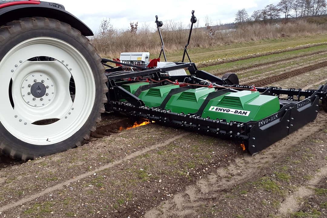 Weevers Mechanisatie heeft het importeurschap van Envo-Dan-onkruidbranders overgenomen van de vorige importeur Man@machine. Onkruidbranders worden met name in de biologische teelt gebruikt. - Foto's: Envo-Dan