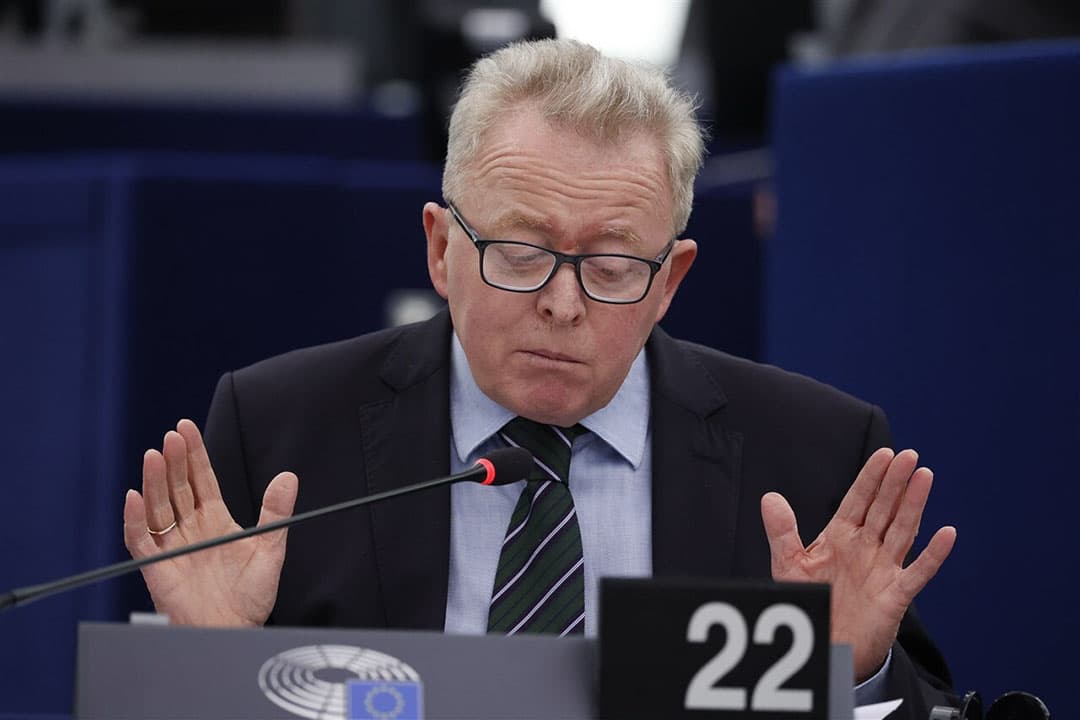 Eurocommissaris voor landbouw Janusz Wojciechowski zegt de landbouwprijzen de komende tijd scherp in de gaten te houden. - Foto: ANP
