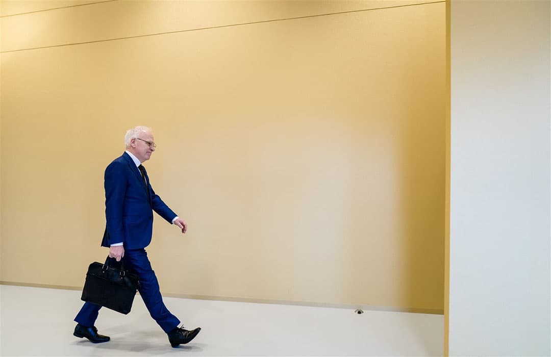 Landbouwminister Piet Adema op weg naar een debat met de Landbouw- en Visserijraad in de Tweede Kamer, op 26 januari. - Foto: ANP