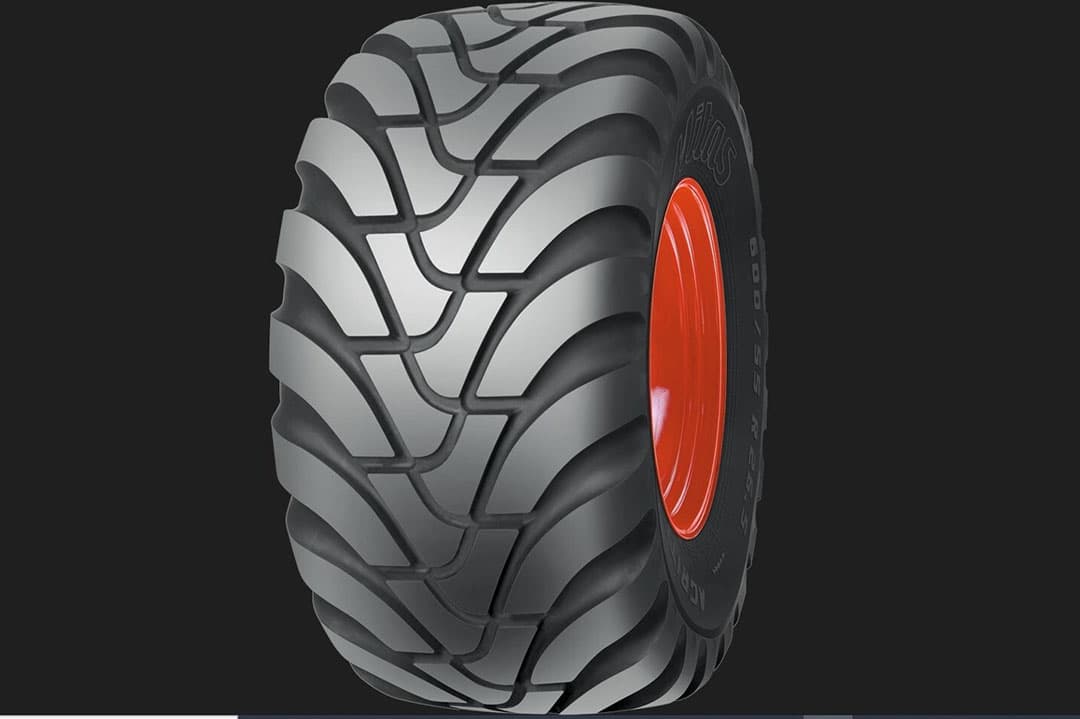 De nieuwe maten 620/40R22,5 en 620/75R26 heeft bandenfabrikant Mitas speciaal ontworpen voor getrokken landbouwmachines, zoals balenpersen, strooiers, bandharken en opraapwagens. - Foto: Mitas