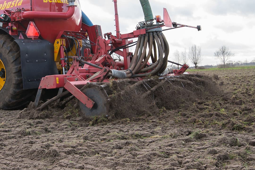 Boeren konden meer mest uitrijden dan was toegestaan. - Foto: Michel Velderman