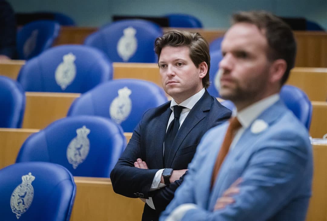 Kamerleden Thom van Campen (VVD, links op de foto) en Derk Boswijk (CDA). De Tweede Kamer wil dat het kabinet de nieuwe NVWA-tarieven het komend jaar generiek gaat dempen.- Foto: ANP