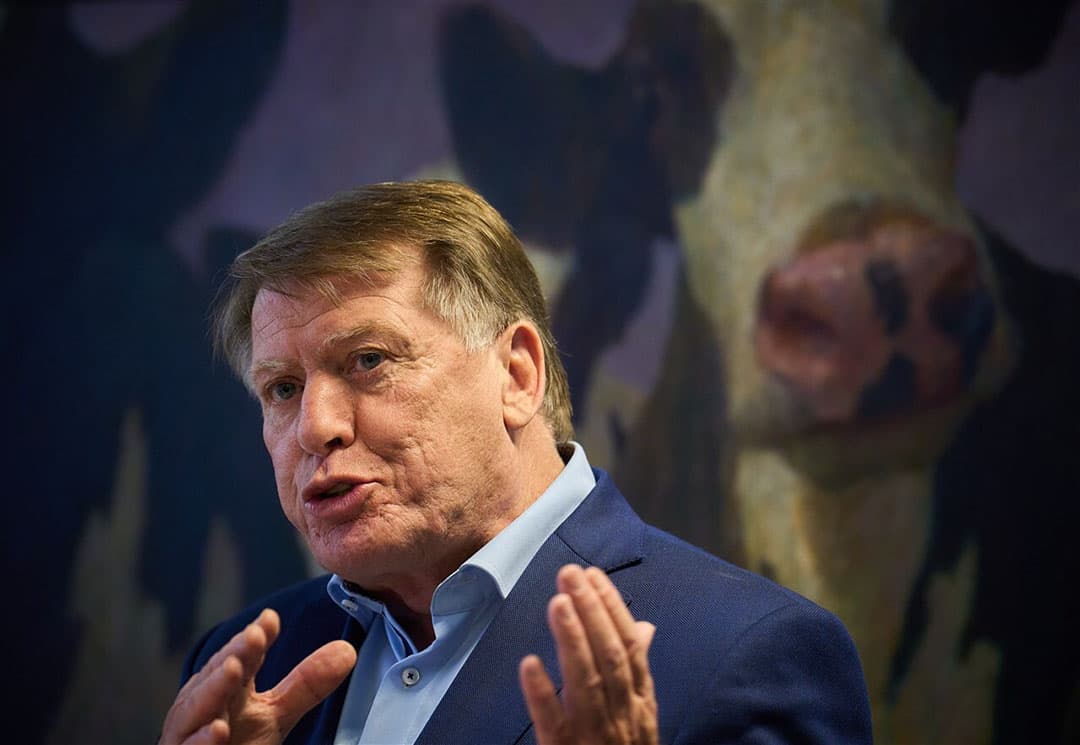 LTO-voorzitter Sjaak van der Tak roept op tot het snel legaliseren van PAS-melders. "Gezinsbedrijven worden nu door onbetaalbare dwangsommen vermorzeld.". - Foto: ANP