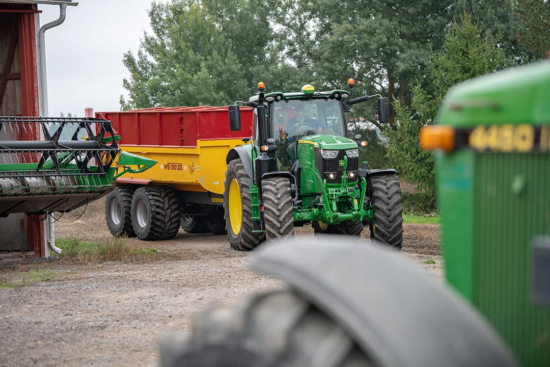 John Deere levert 27% van alle nieuw verkochte trekkers in Nederland af in de eerste drie kwartalen van 2021. - Foto: Michel Velderman