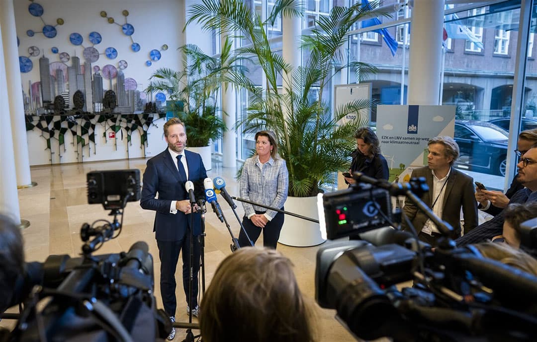 Ministers De Jonge en Van der Wal reageren op de uitspraak van de Raad van State. -  Foto: ANP