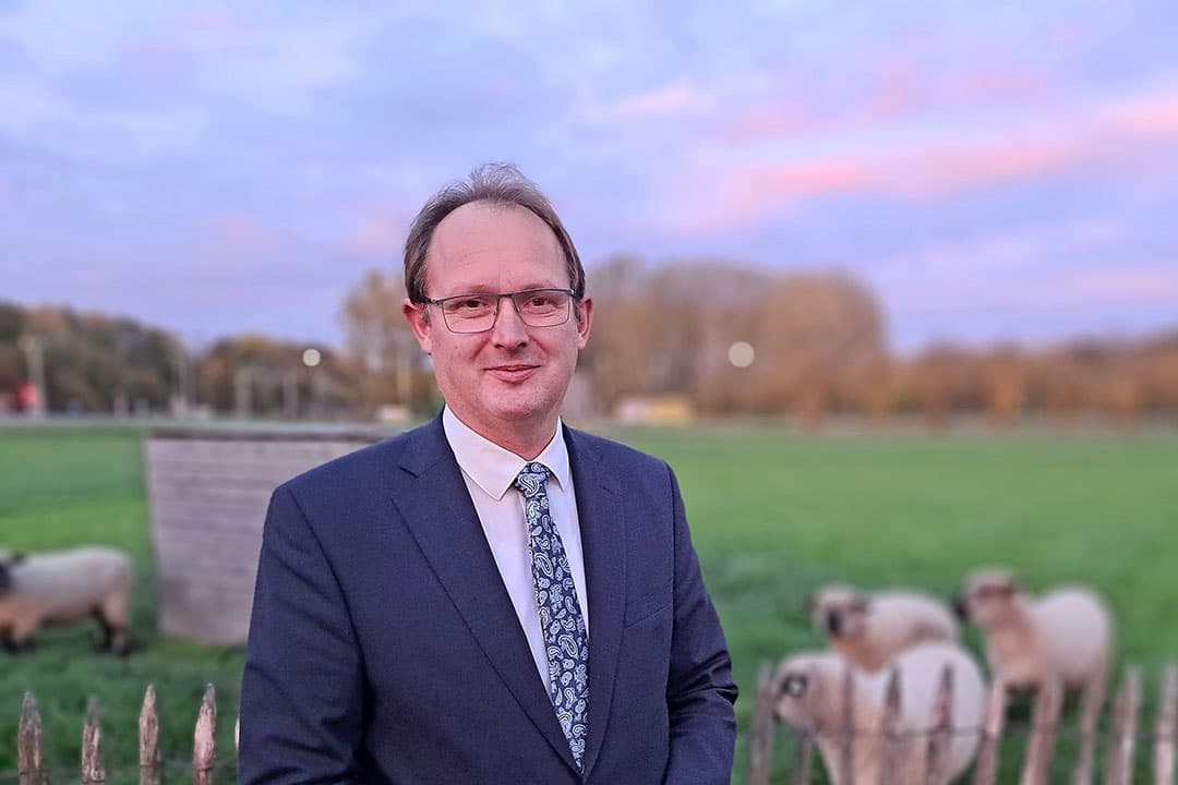 "Dat nu één op de vijf agrariërs serieus overweegt te emigreren, geeft aan dat we niet op de goede weg zijn”, zegt Europarlementariër Bert-Jan Ruissen (SGP). Foto: Norbert van der Werff