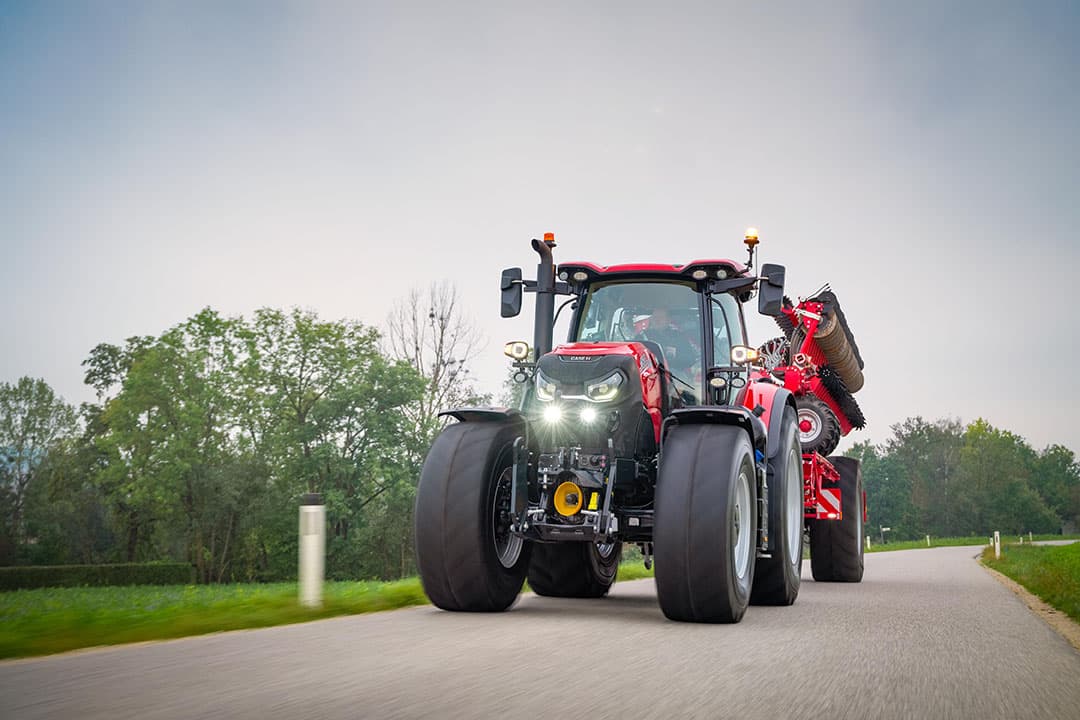 Machinefabrikant Case IH heeft een nieuw topmodel voor de Puma-trekkerserie ontwikkeld: de Case Puma 260 CVX Drive. De trekker heeft een grotere en geluidsarme cabine en een nieuwe armleuning voor de bediening. - Foto: Case IH