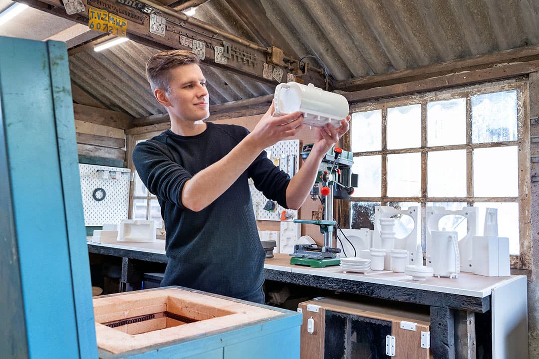Floris Meijer: “Ik hoop dat mijn creaties mijn ouders helpen bij hun verwerkingsproces.” - Foto: Jan Willem Schouten