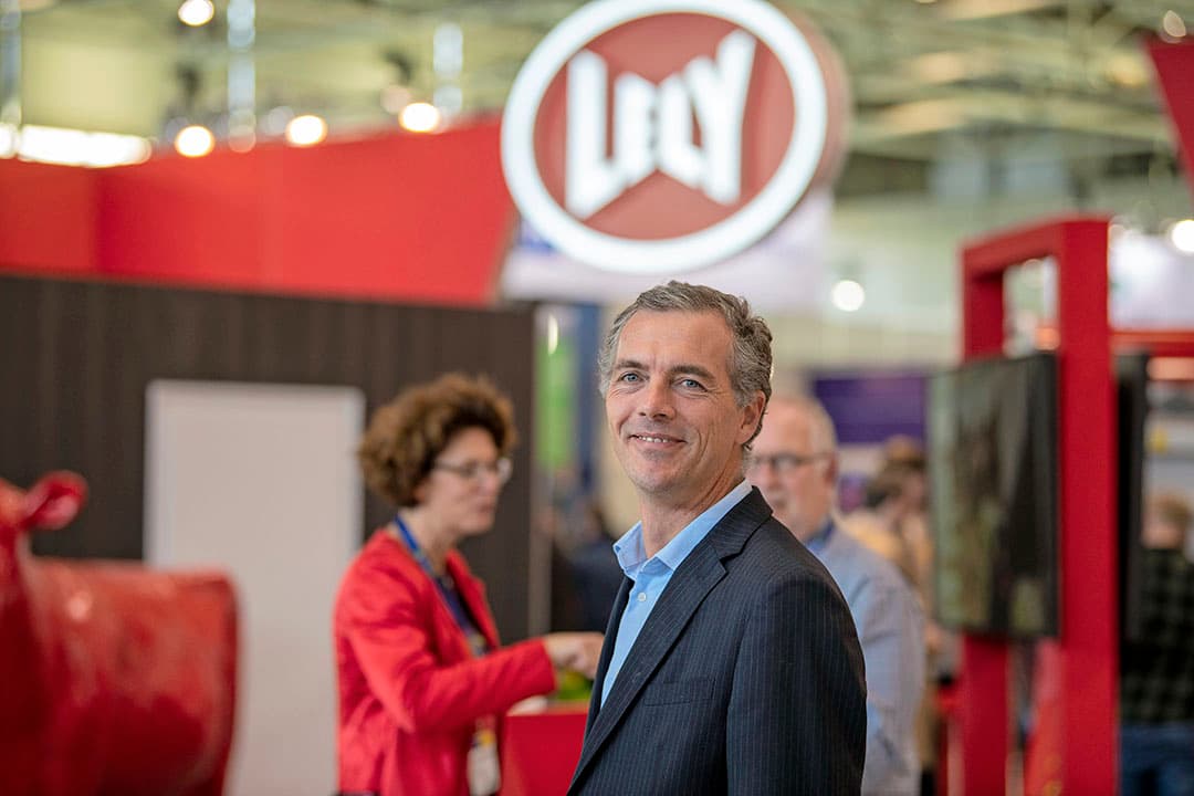 Sergio Ooijens, hoofd value projects bij Lely: “We hebben veel geleerd in de eerste vier jaar dat de Lely Orbiter commercieel draait, zowel op gebied van techniek als marketing van de melk.” - Foto: Mark Pasveer