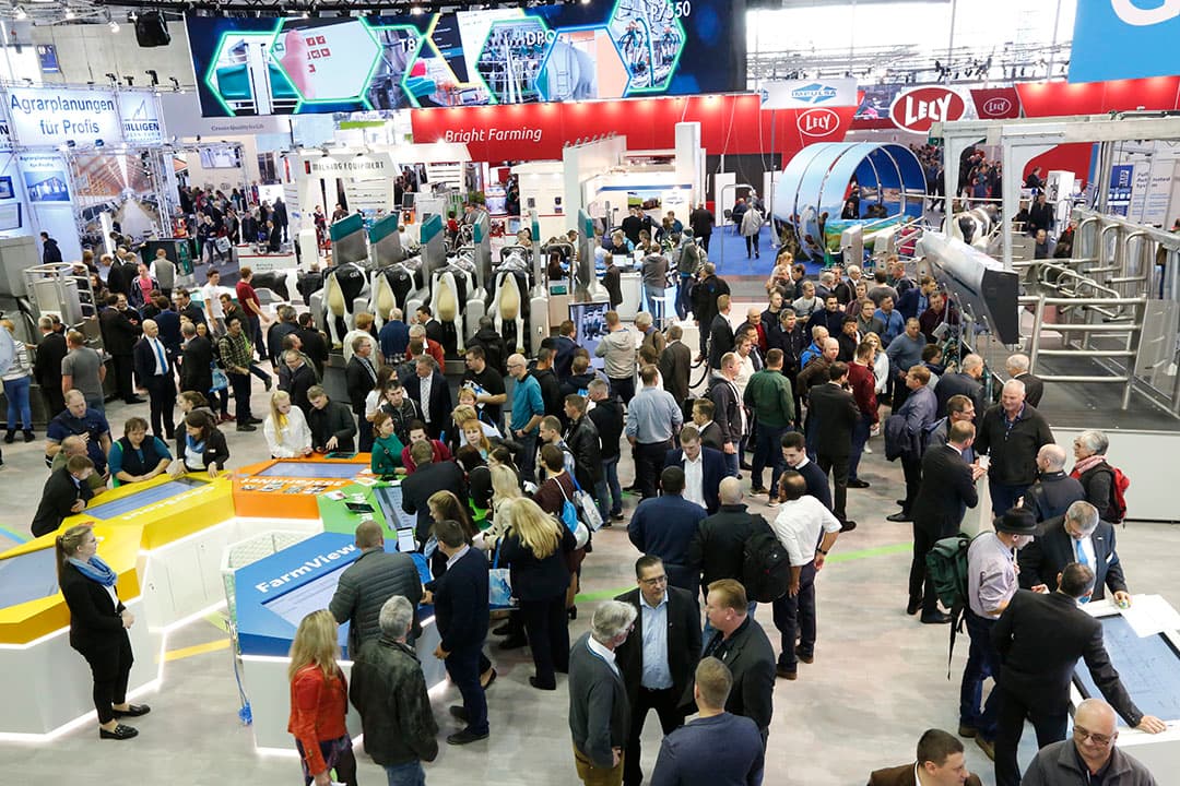 Overzichtsfoto van beurs EuroTier in 2018. Dit jaar is de beurs van 15 tot en met 18 november in Hannover (Dld.). - Foto: Henk Riswick