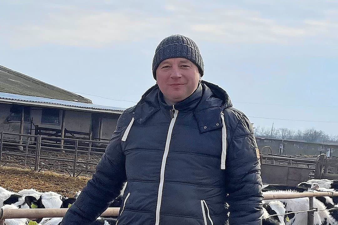 Andrii Pastushenko wil terugkeren naar het bedrijf nabij Cherson waar hij directeur van is. Foto: Picasa