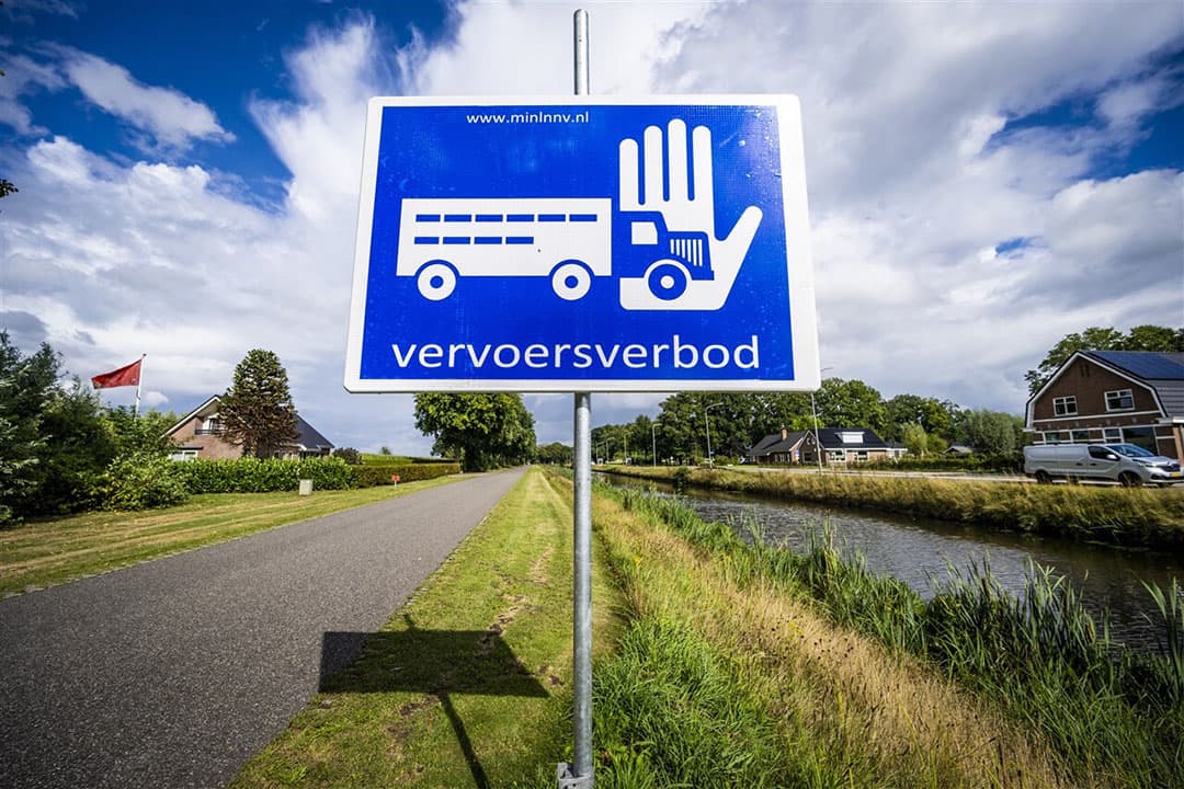In Nieuw-Weerdinge is het eerste geval van een besmetting met vogelgriep in Drenthe vastgesteld, waarschijnlijk om een hoogpathogene variant. Foto: ANP