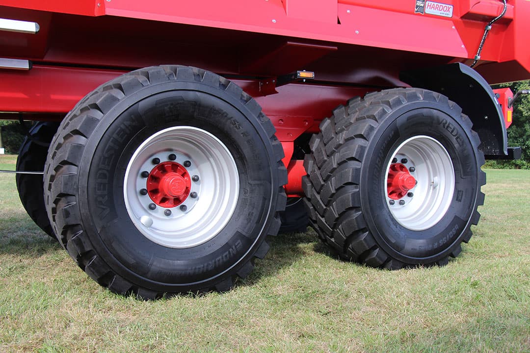 De nieuwe Endurion Trailer-banden zijn specifiek ontwikkeld voor grotere en zwaardere twee- en drieassige gronddumpers. - Foto's: René Koerhuis
