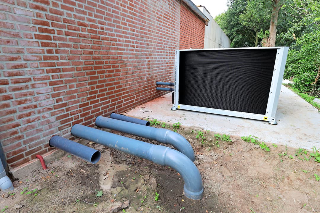 Warmtewisselaar gekoppeld aan de luchtwasser kan zowel koelen als verwarmen. - Foto: Bert Jansen
