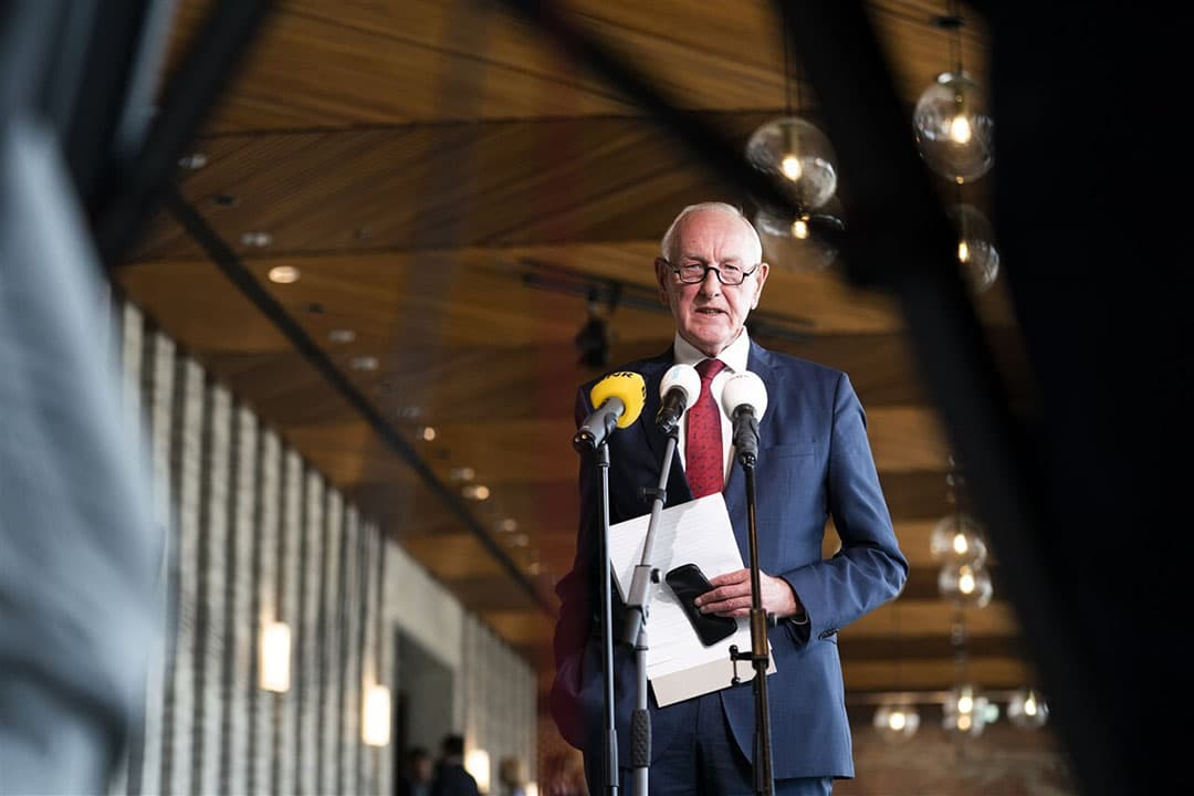 Stikstofbemiddelaar Johan Remkes na afloop van een gesprek met het kabinet en overheidsinstanties over de stikstofcrisis. - Foto: ANP/Jeroen Jumelet