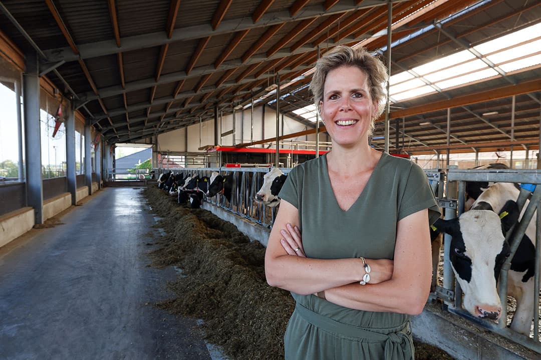Heike van Alphen-Hems (41) woont met haar man en kinderen in Boxtel (N.-Br.). Ze hebben een melkveebedrijf en een zorgtak voor ouderen met dementie en/of een lichamelijke beperking. - Foto's: Bert Jansen