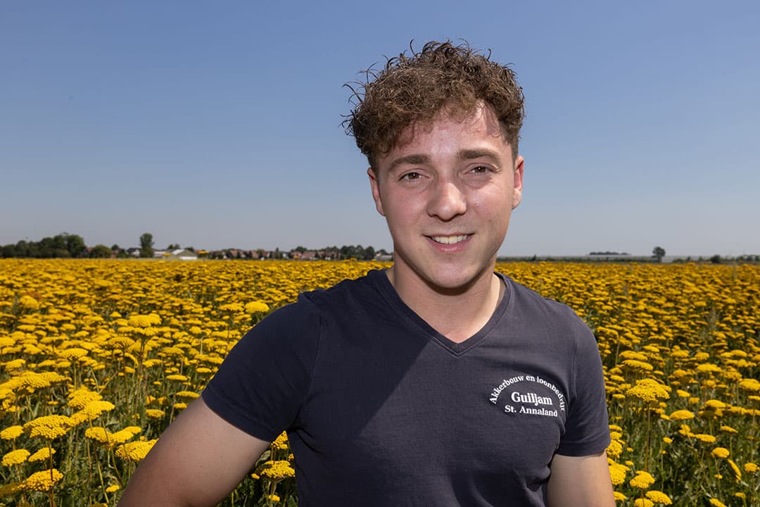 Sinds zijn zeventiende zit John Guiljam (20) bij zijn vader en oom in de vof in het Zeeuwse Sint-Annaland. Het bedrijf omvat 210 hectare akkerbouw.