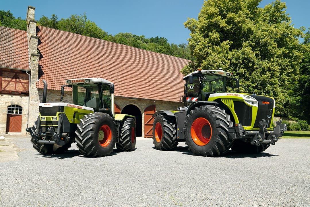 De Claas Xerion bestaat 25 jaar. Daarom brengt Claas een jubileumeditie uit: een Xerion 5000 met het kleurenschema van de Xerion 5000 uit 1997. - Foto's: Claas