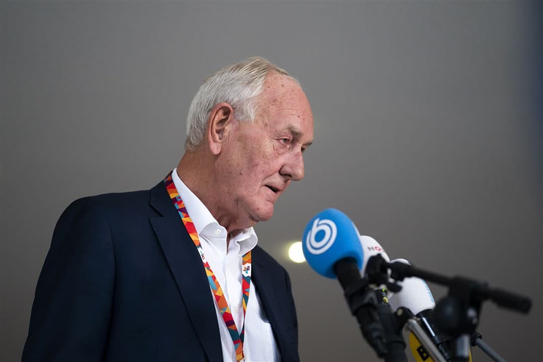 Johan Remkes na afloop van een verkennend gesprek tussen een afvaardiging van het kabinet en vertegenwoordigers van natuur- en milieuorganisaties. Foto: ANP