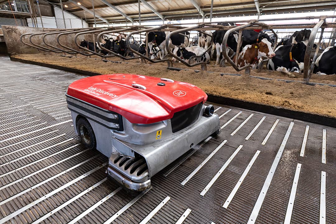 De Lely Sphere is circulair stalsysteem dat mest en urine scheidt en ammoniakemissies omzet in meststoffen. - Foto: Robert Bodde