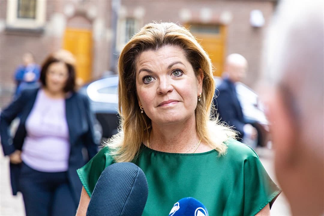 Volgens minister Christianne van der Wal is Johan Remkes de aangewezen persoon vanwege zijn kennis van het stikstofdossier. - Foto: ANP