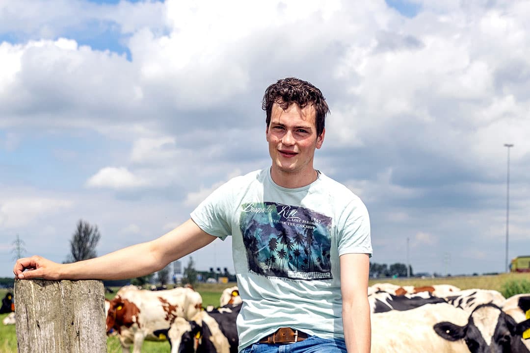 Daniël van Hoorne (21) woont in Gorinchem (Z.-H.). Hij vormt met zijn ouders een vof. Ze houden 155 melkkoeien. - Foto's: Dennis Wisse