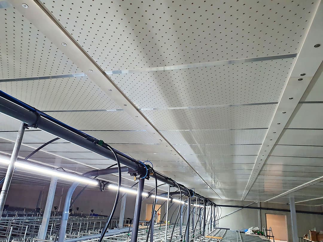 De lichte S.F.P.-platen zijn eenvoudig te monteren en minstens 60 minuten brandwerend. - Foto: Slaats BV