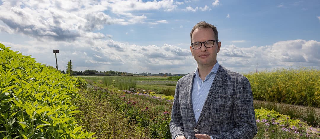 André Hoogendijk (1981) is nu zo’n 3 jaar directeur van BO Akkerbouw. Daarvoor was hij adjunct-directeur van branchevereniging Koninklijke Algemeene Vereeniging voor Bloembollencultuur (KAVB). - Foto: Peter Roek