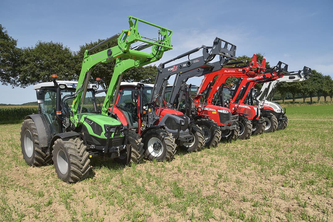 Deutz-Fahr 5090.4 D, Lindner Lintrac 75 LS, Massey Ferguson 4708 M, McCormick X5.085 en Steyr 4080 Kompakt; de vijf geteste trekkers op een rij. - Foto: Guido Höner