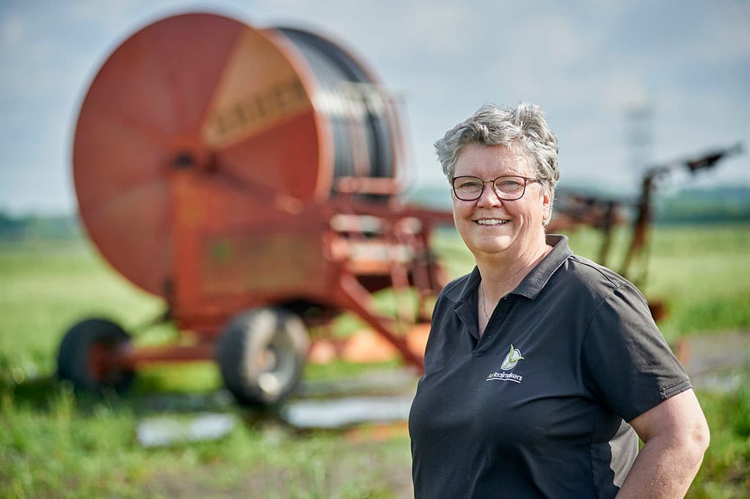 Jolanda werkt mee maar zou zichzelf niet omschrijven als boerin. "Ik ben agrarisch ondernemer en  mede-eigenaar van het bedrijf." - Foto's: Van Assendelft