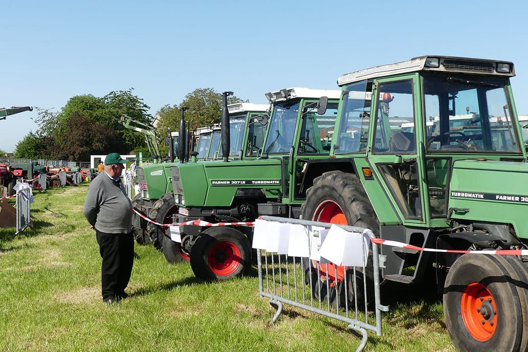 Liefhebbers van oldtimer Fendt-trekkers konden op 7 en 8 mei hun hart ophalen bij Willie Vandewalle in Lichtevelde (B.). - Foto: Martin Smits