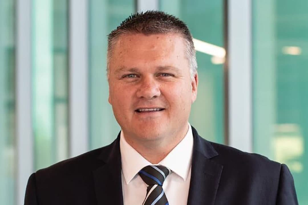 Vooral de lockdowns in China als gevolg van corona, de economische crisis in Sri Lanka en de oorlog tussen Rusland en Oekraïne veroorzaken de daling. Dat zegt Miles Hurrell, CEO van Fonterra. - Foto: Fonterra