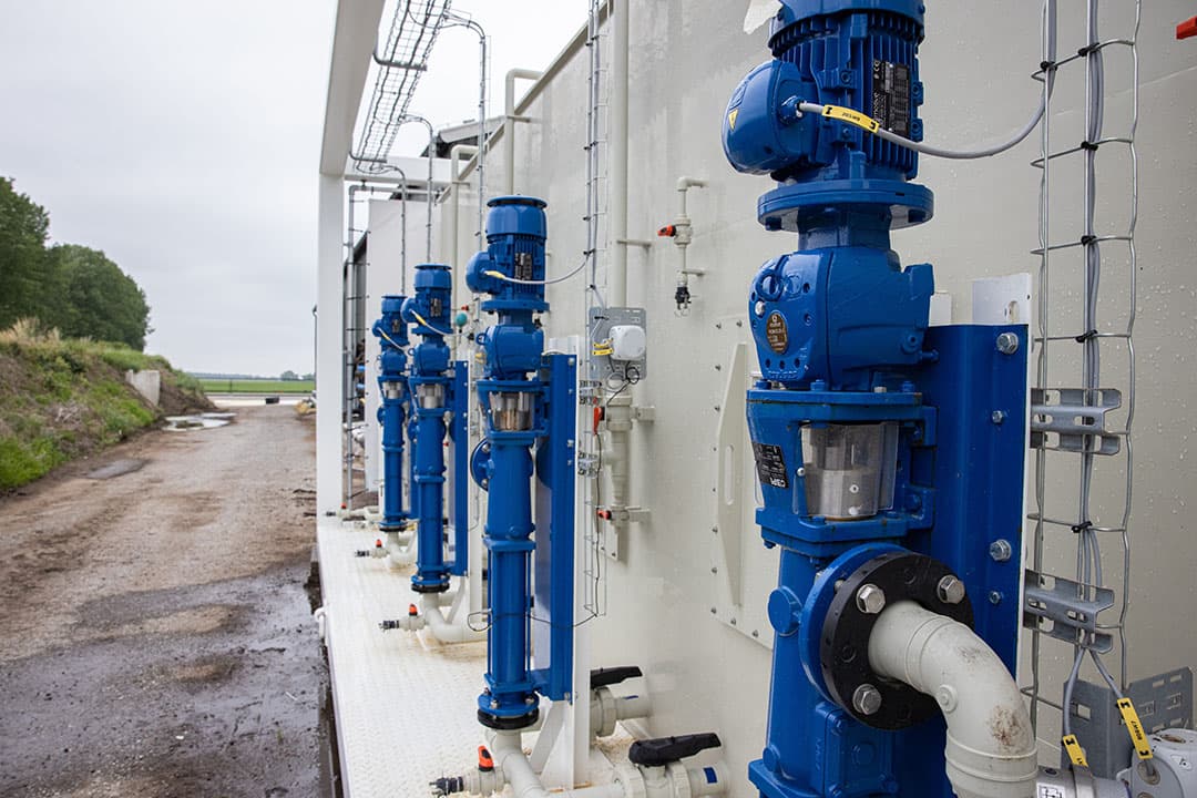 Het sluiten van de stikstofkringloop met behulp van innovatie. Deze installatie zorgt er voor dat stikstof uit mest en digestaat wordt omgezet in ammoniumsulfaat en ammoniumnitraat. - Foto: Peter Roek