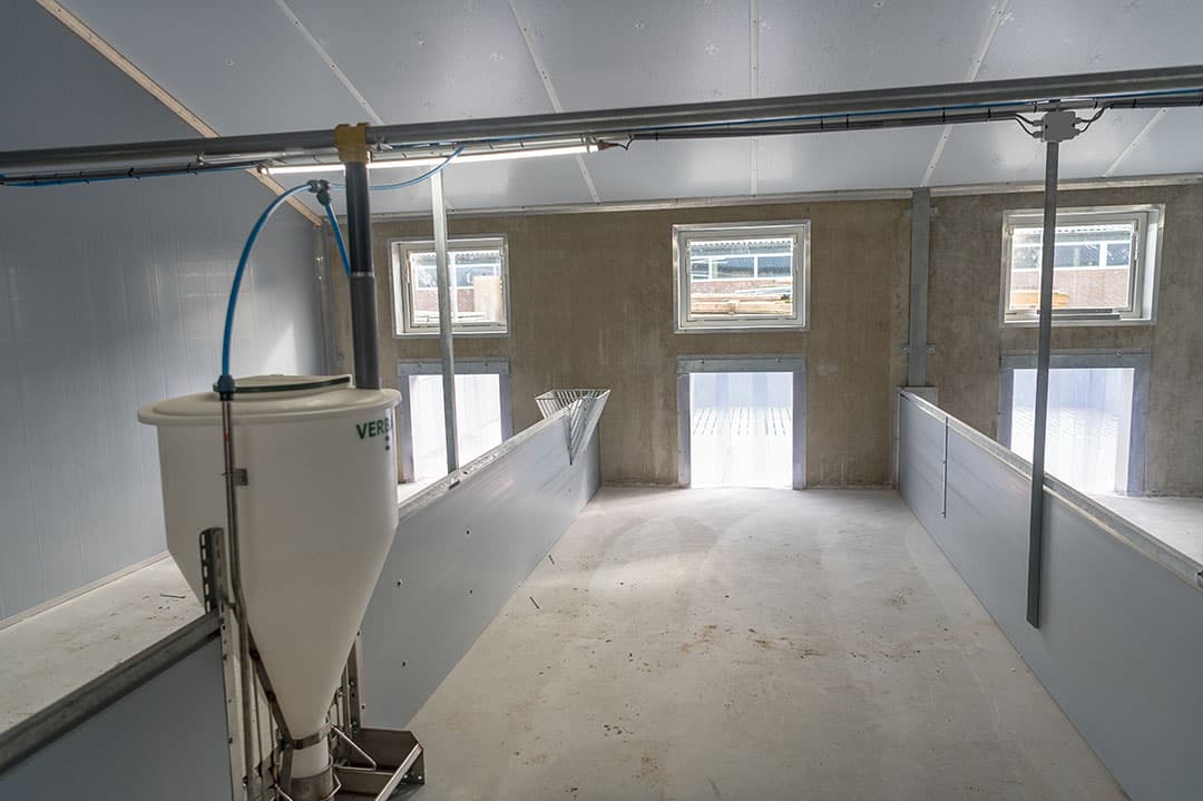 Bouw van een nieuwe vleesvarkensstal. Foto: Michel Velderman