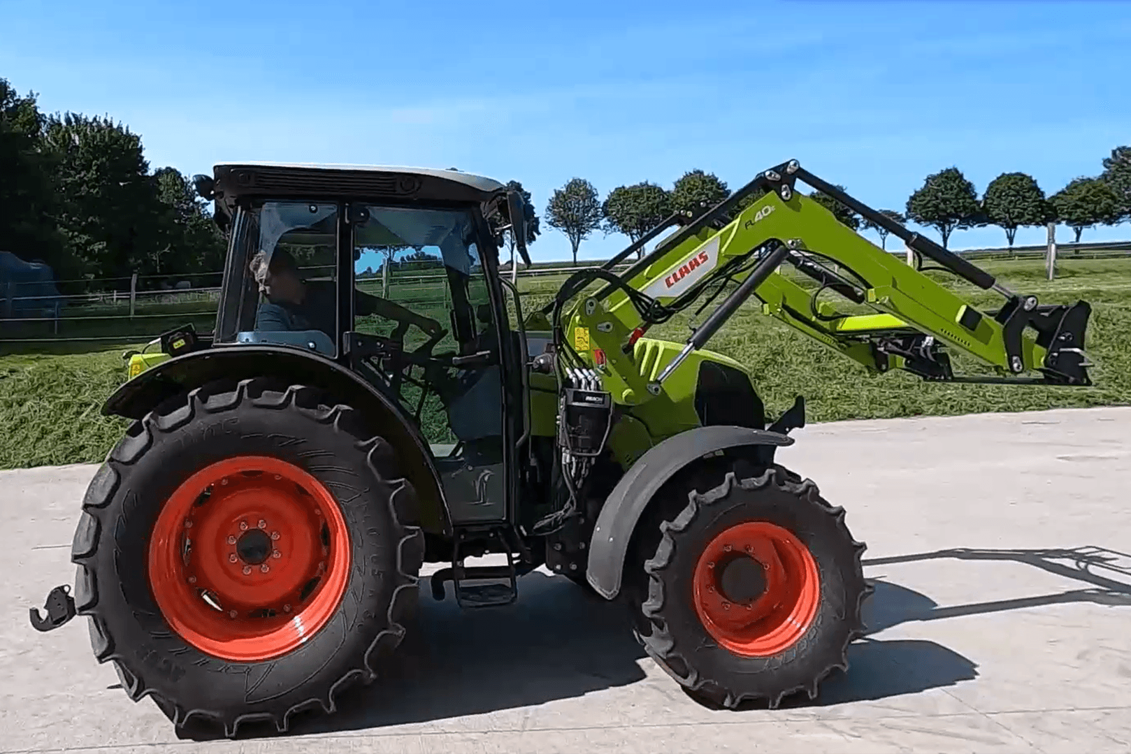 Boerderij heeft samen met het Duitse vakblad TopAgrar de Claas Elios 210 getest. - Foto: Topagrar