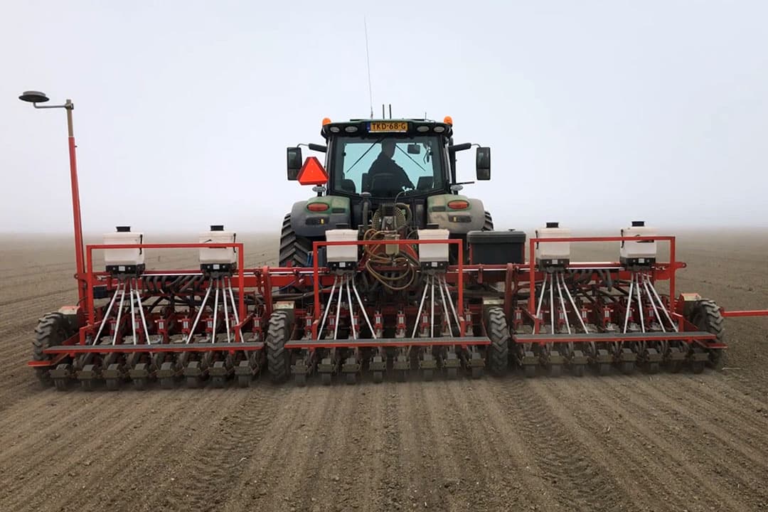 Video | Uien zaaien met loonbedrijf Breure-de Waard
