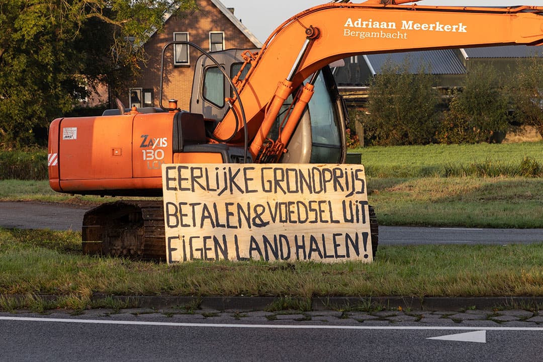 Protest in oktober 2021. Boeren in de Krimpenerwaard zijn boos over de manier van onteigening van boeren(grond) ten behoeve van natuur in de regio. - Foto: Herbert Wiggerman