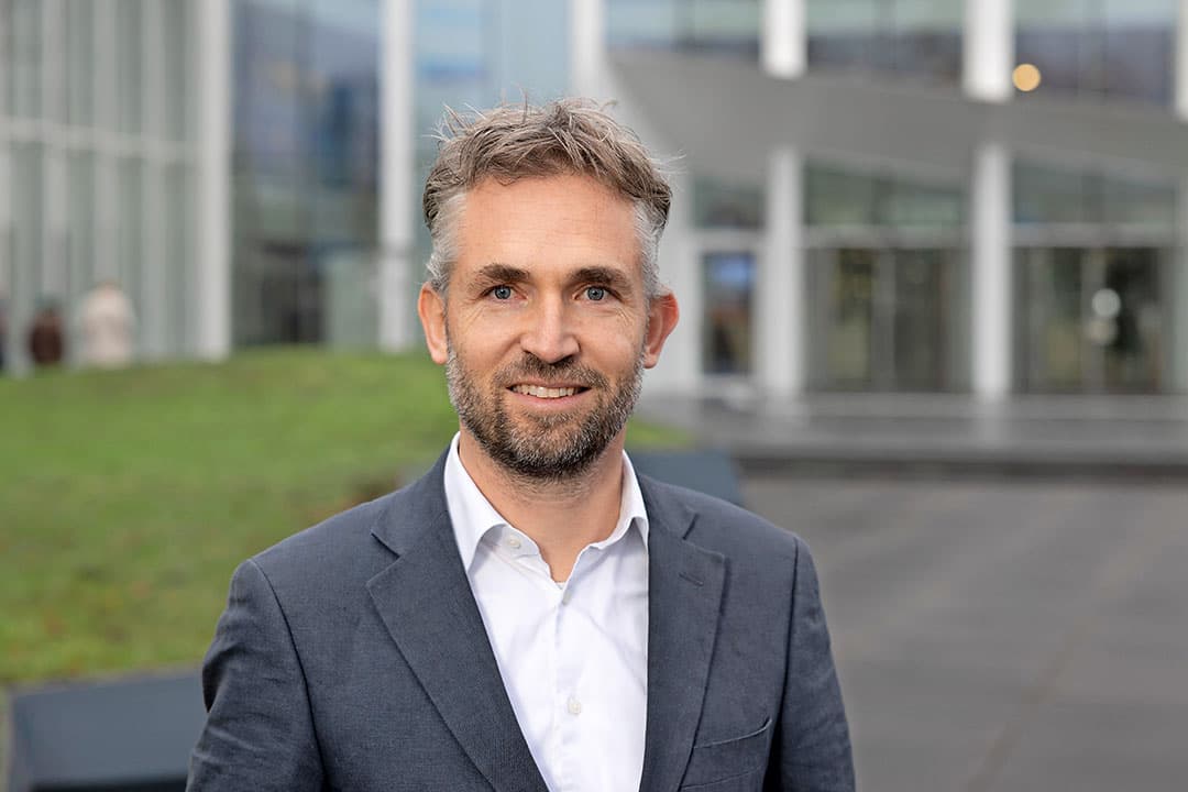Fadyan Pronk (42) is portfolio manager van het ASR Dutch Farmland Fund van a.s.r. real estate. - Foto's: Herbert Wiggerman
