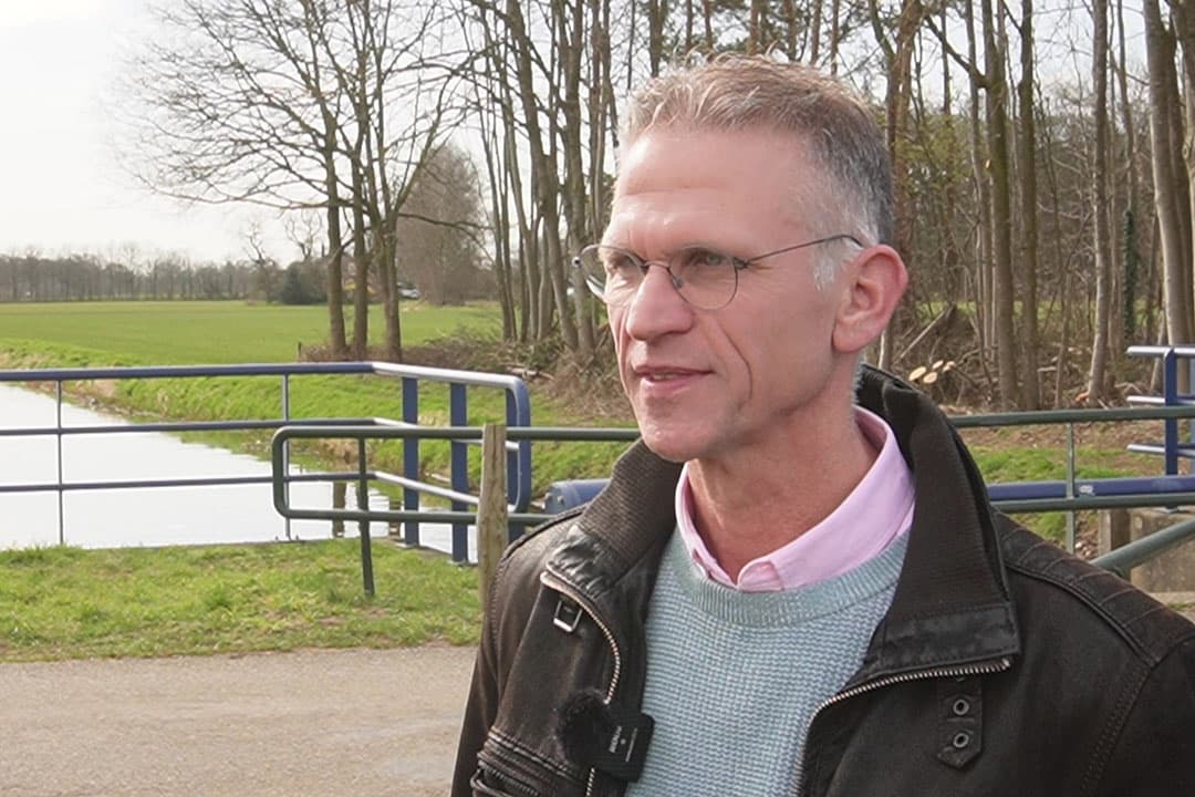 Erik Luiten is melkveehouder en bestuurslid van Waterschap Rijn en IJssel. - Foto: Rachel Henst
