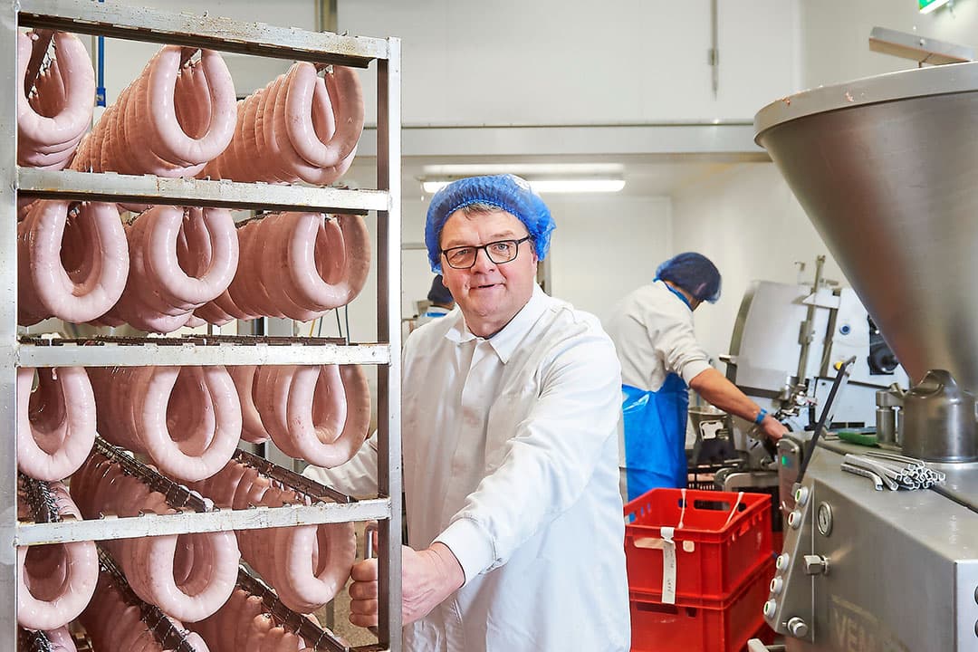 Henk van Oers, producent van biologische vleesproducten Deli Harmony. - Foto: Van Assendelft Fotografie