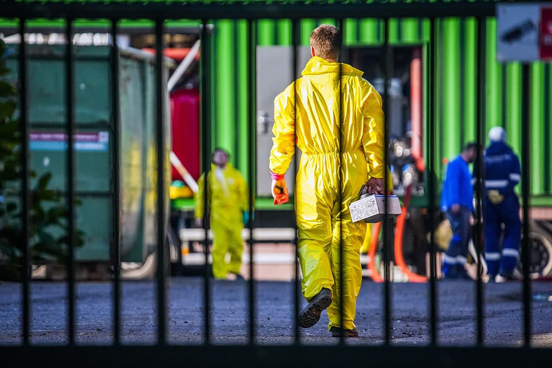 Het ruimen van kippen begin deze maand in Son en Breugel (N.-Br.). - Foto: Bert Jansen