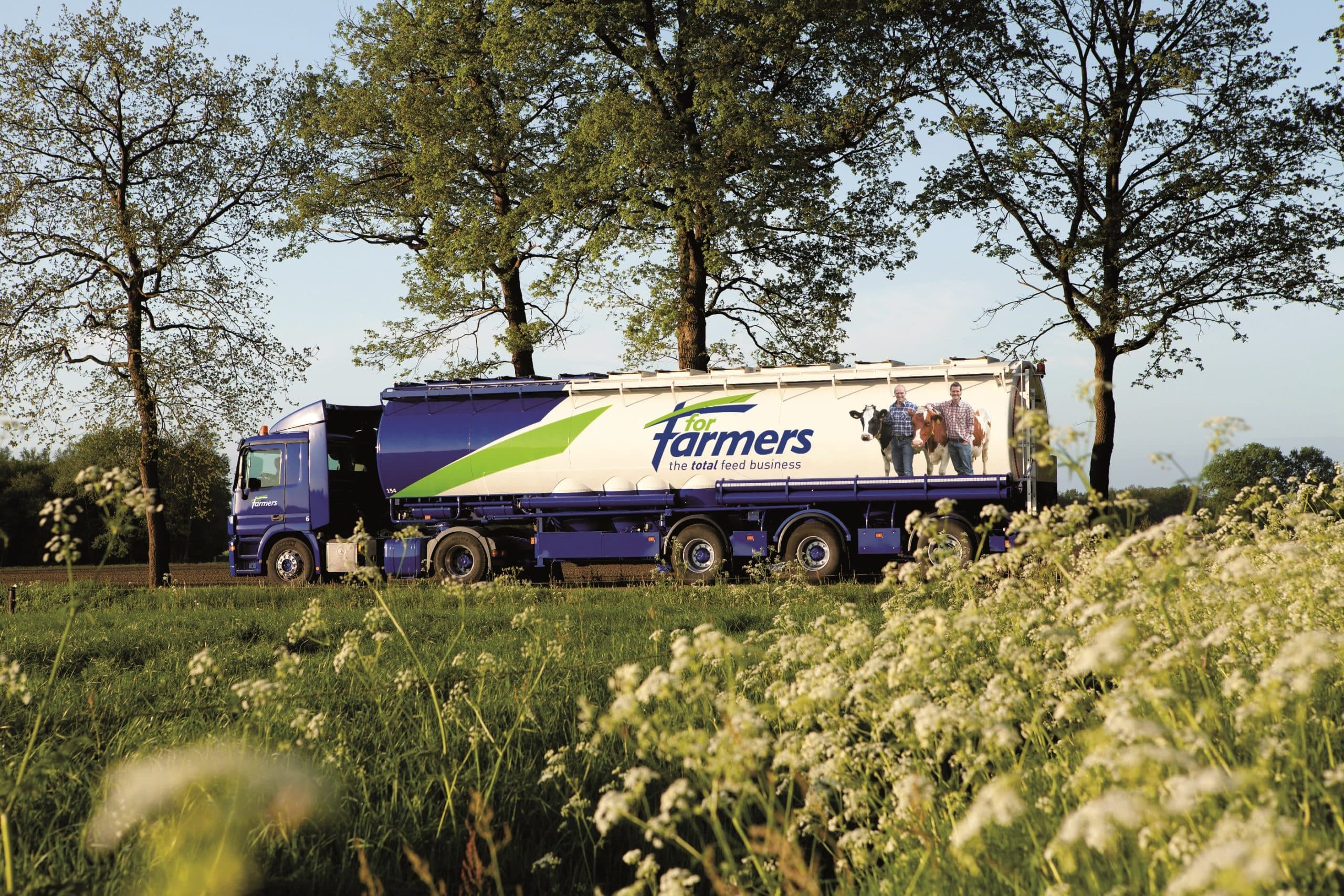 Krachtvoer op weg naar een melkveebedrijf. Op de melkproductie, het voerverbruik en het daarop volgende voersaldo heb je elke dag invloed. - Foto: For Farmers